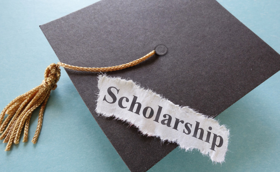 Scholarship Opportunity Scholarship Opportunity for Illinois High School Seniors