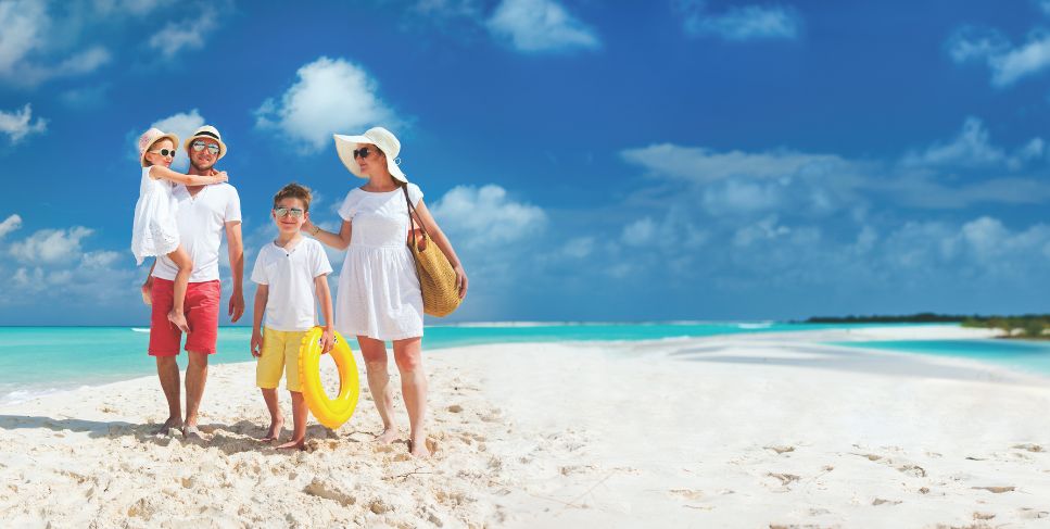 Reward Credit Card Family enjoying the beach